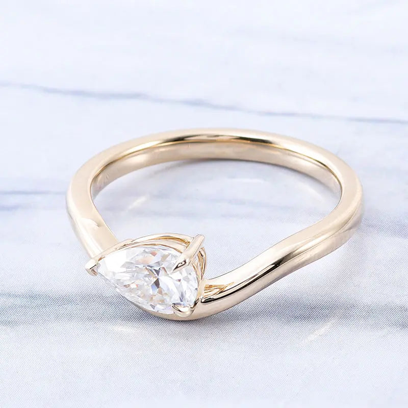 14K massiver Moissanit-Verlobungsring aus Gelbgold