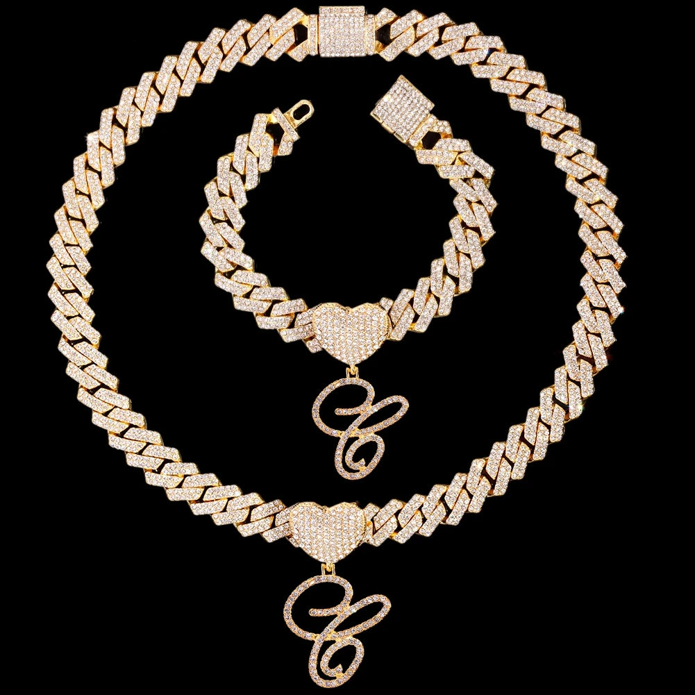 Kubanische Kette mit Kursivbuchstaben-Anhänger und GRATIS-Armband