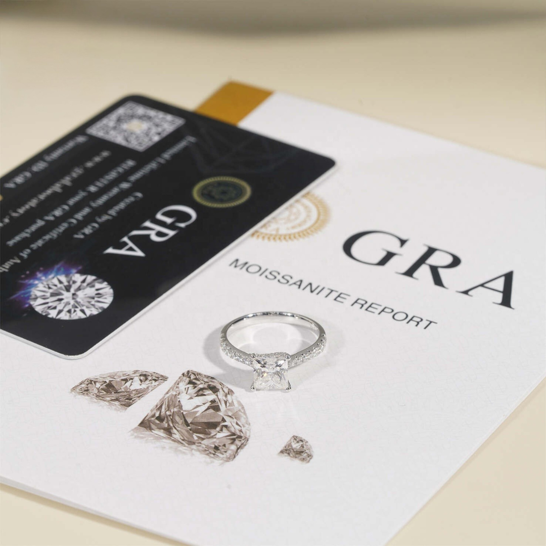Bague de fiançailles en or blanc 14 carats avec diamants taille princesse et moissanite de 1,2 ct