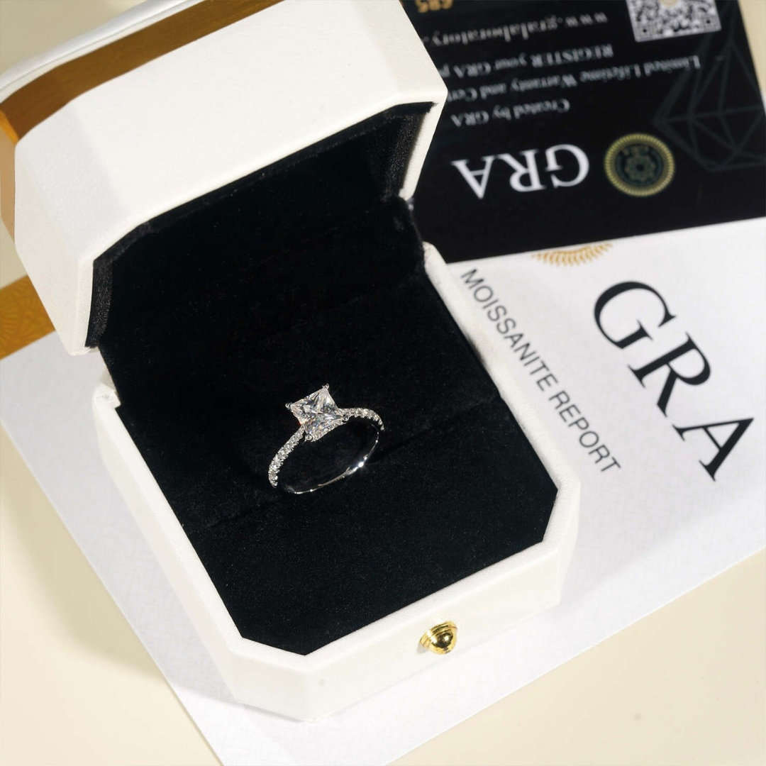 Bague de fiançailles en or blanc 14 carats avec diamants taille princesse et moissanite de 1,2 ct