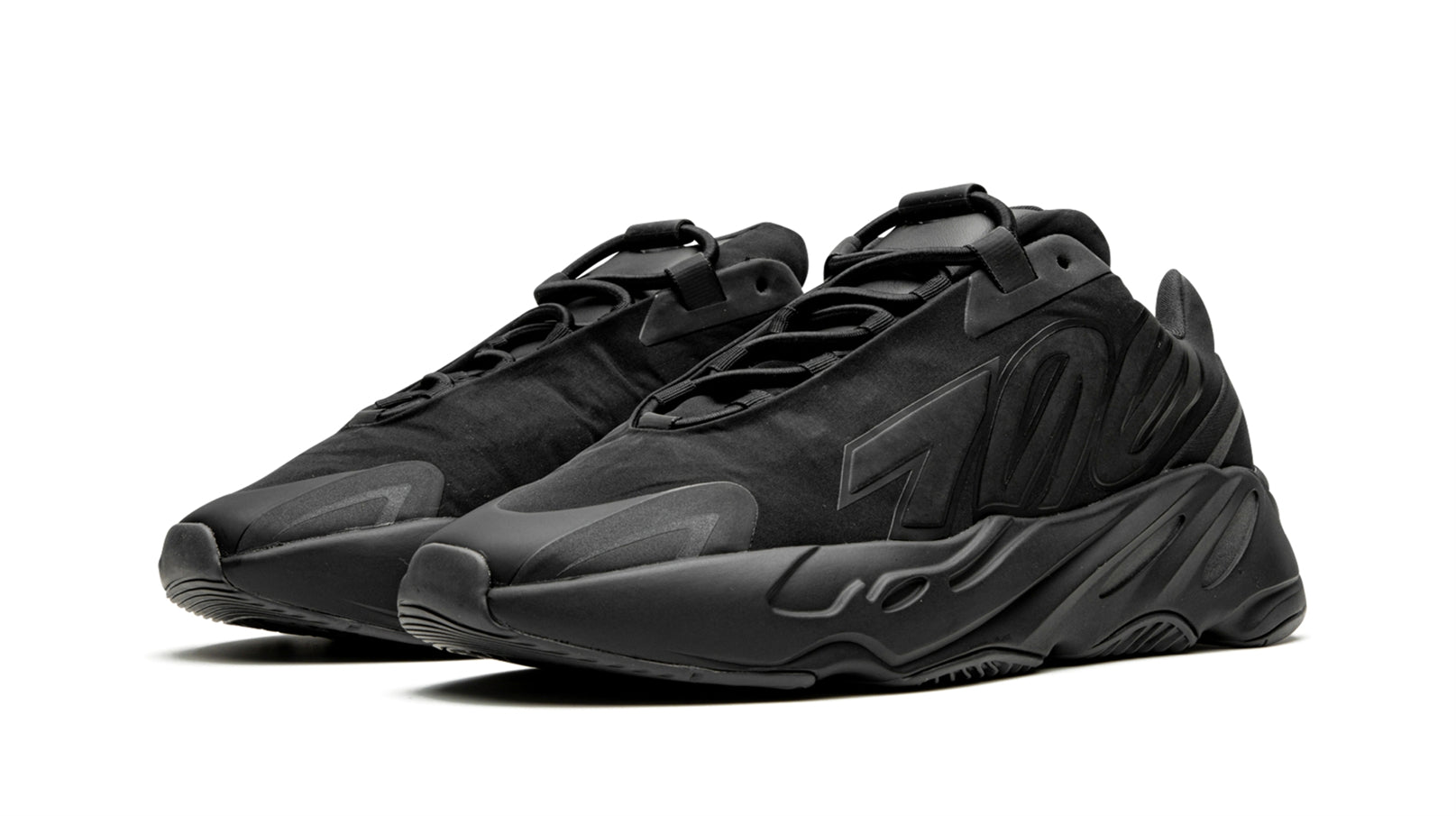 YZY Boost 700 Mnvn Dreifach schwarze Turnschuhe