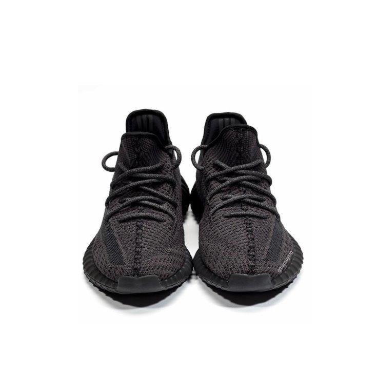 YZY Boost 350 V2 „Triple Black Matte“ Sneakers (nicht reflektierend)