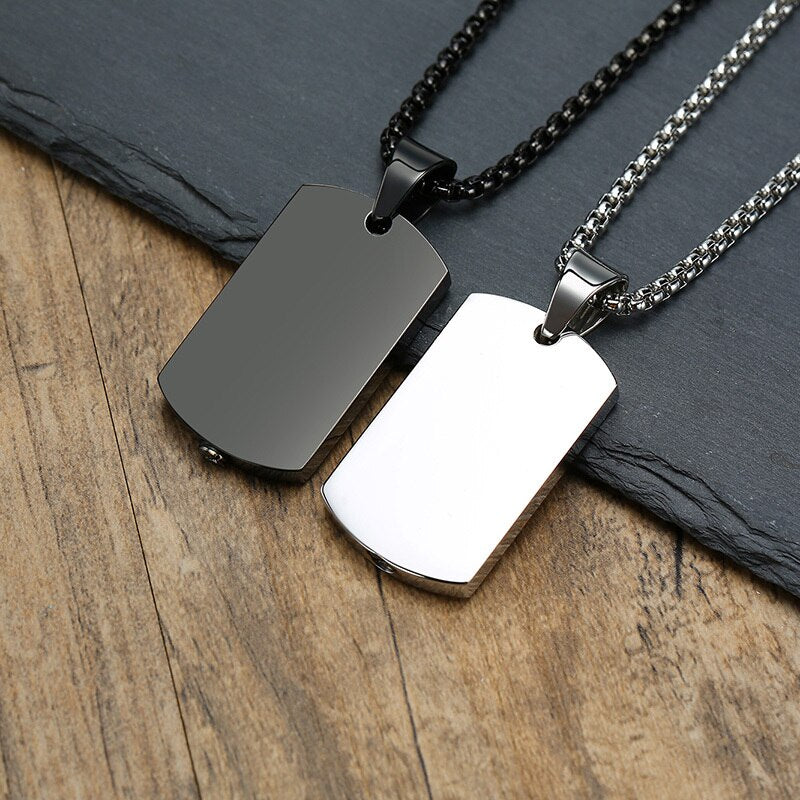 Collier urne contenant une plaque d'identité pour chien