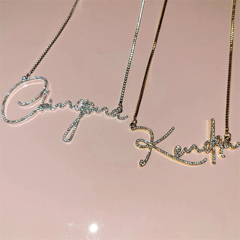 Personalisierte Diamant-Namenskette aus Edelstahl mit englischen Buchstaben