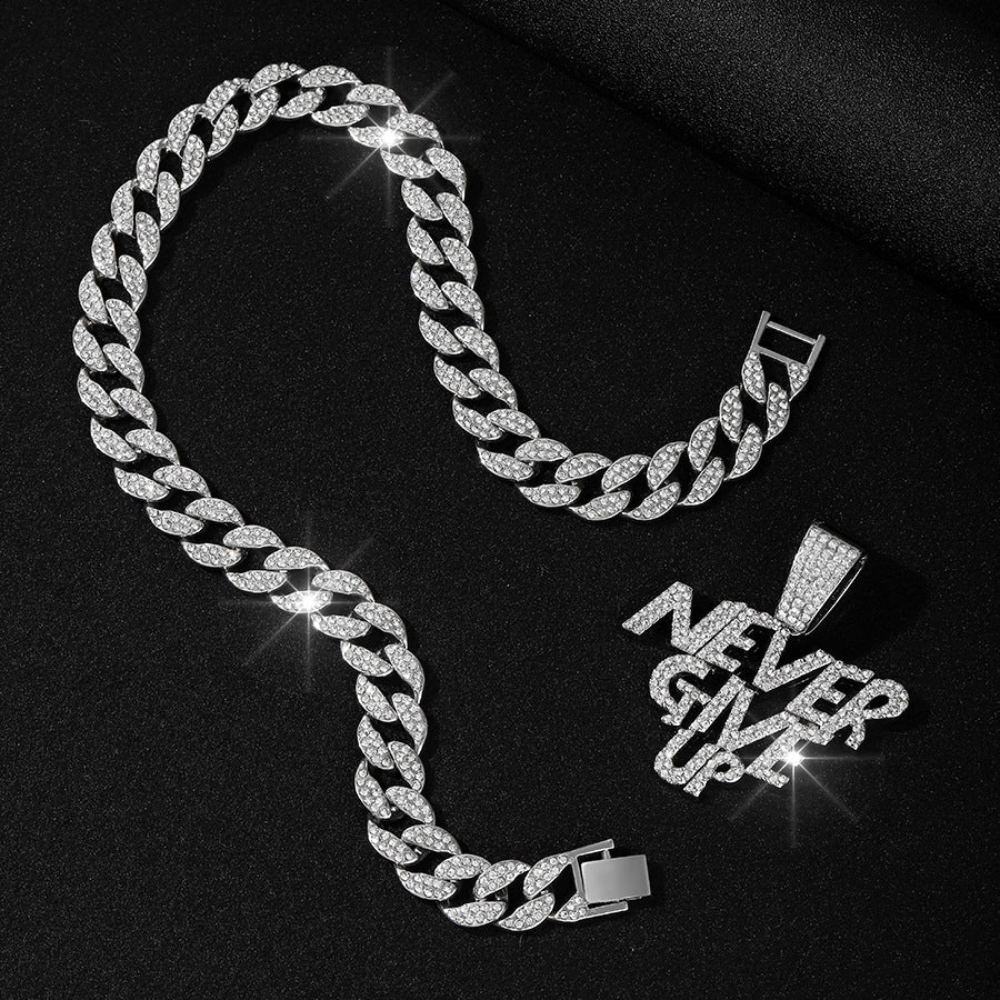 Anhänger „NEVER GIVE UP“ + kubanische Kette