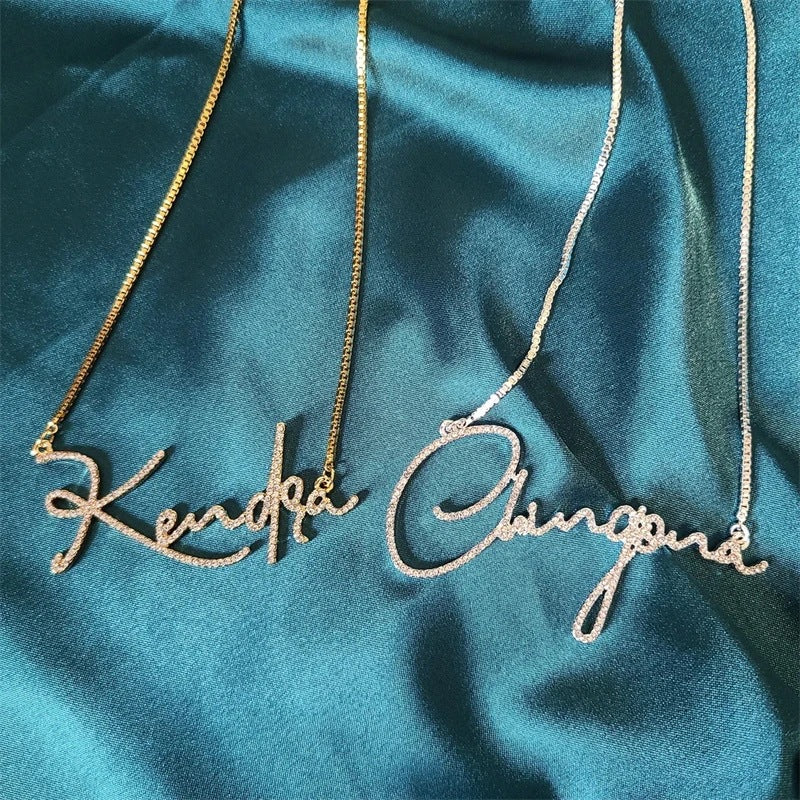 Personalisierte Diamant-Namenskette aus Edelstahl mit englischen Buchstaben