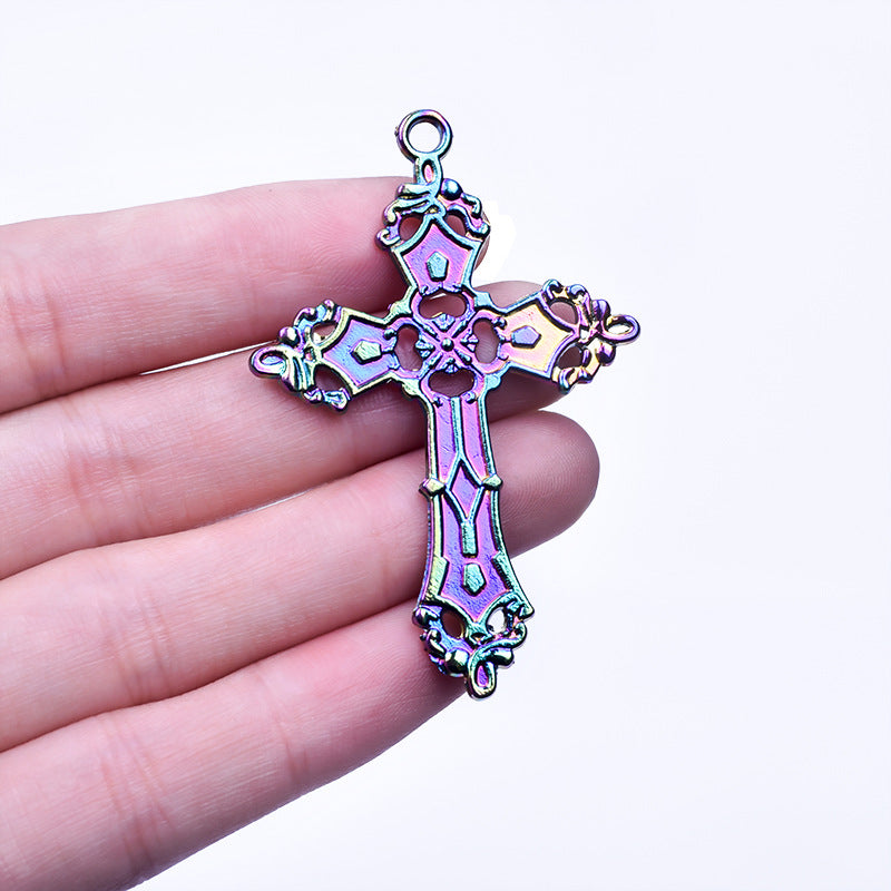 Collier avec croix spectrale