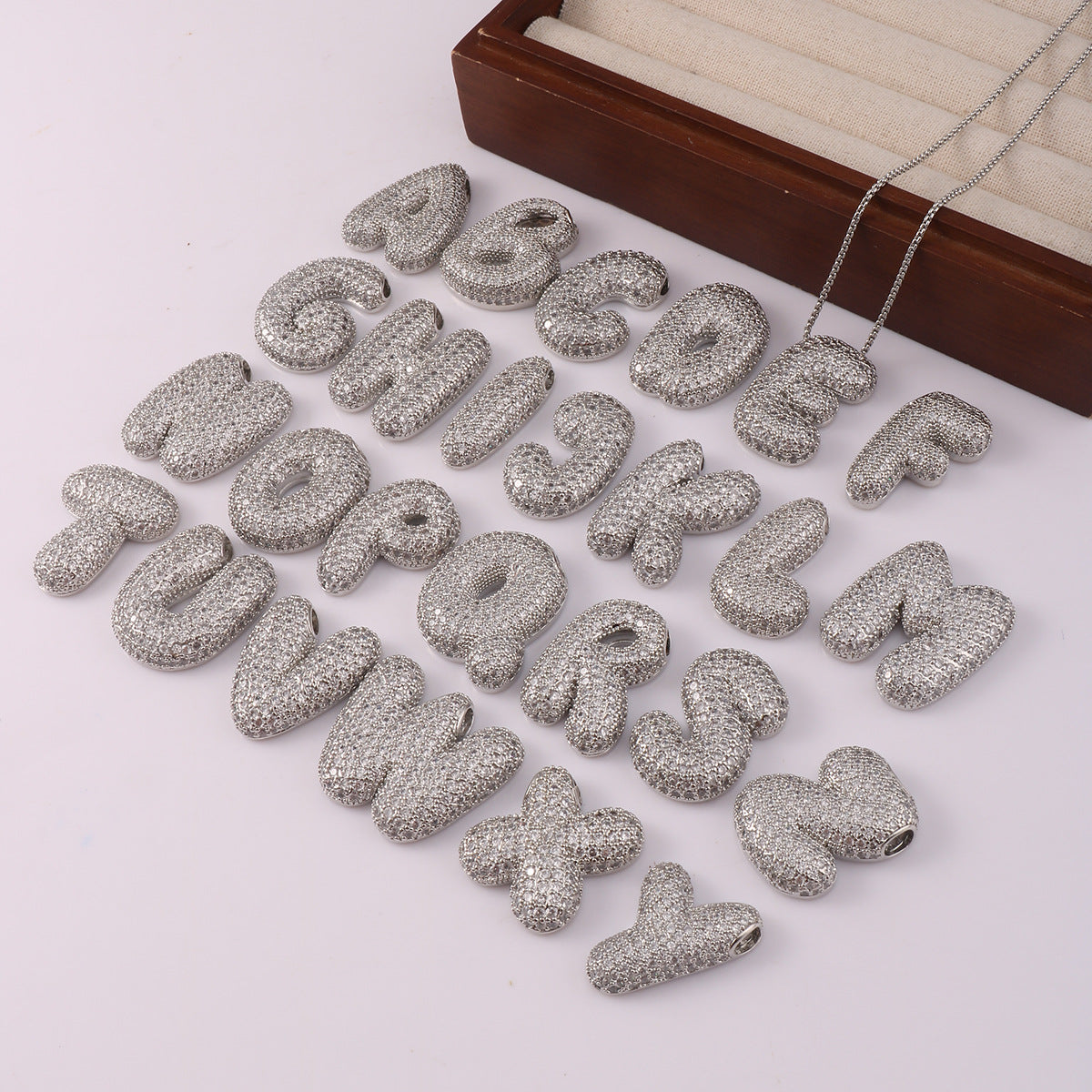 VVS Jewelry™ Chubby Bubble Halskette mit Anfangsbuchstaben