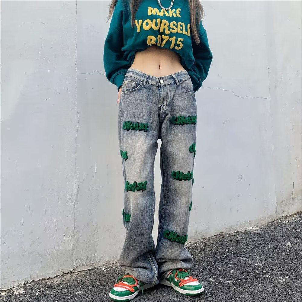 JEANS MIT VVS-BUCHSTABEN-FLOCKUNG