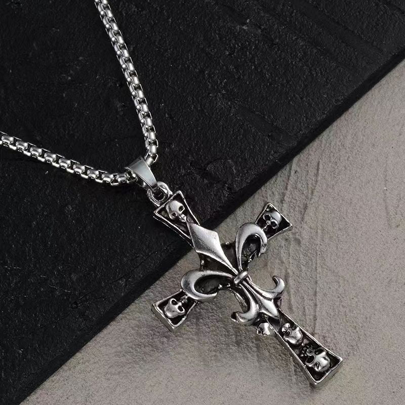 Totenkopf-Kreuz-Halskette