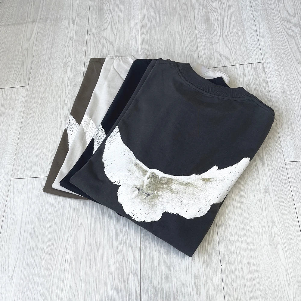 Kanye West – T-Shirt mit Tauben-Grafik