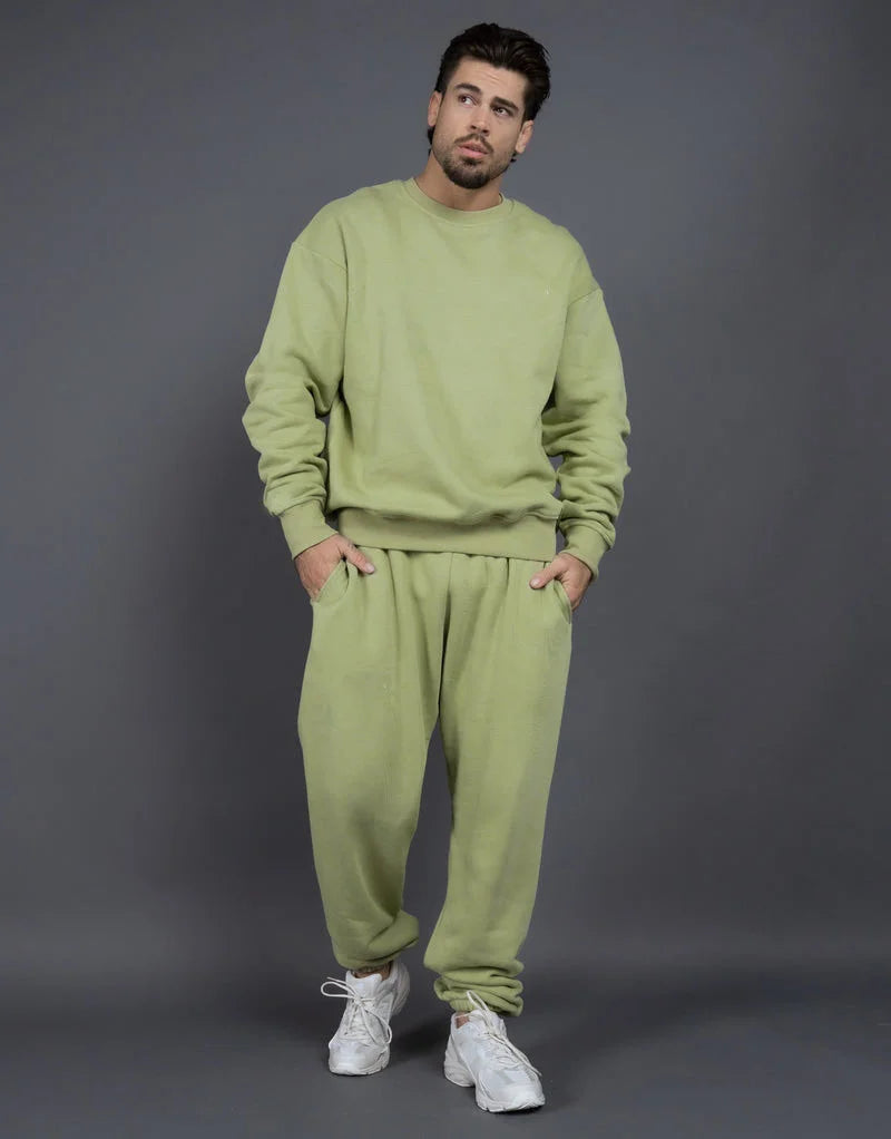 Bequemes zweiteiliges Set aus Sweatshirt und Jogginghose