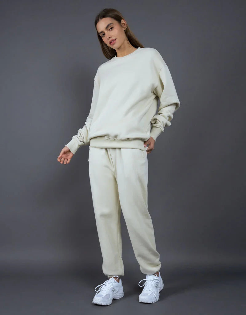 Bequemes zweiteiliges Set aus Sweatshirt und Jogginghose