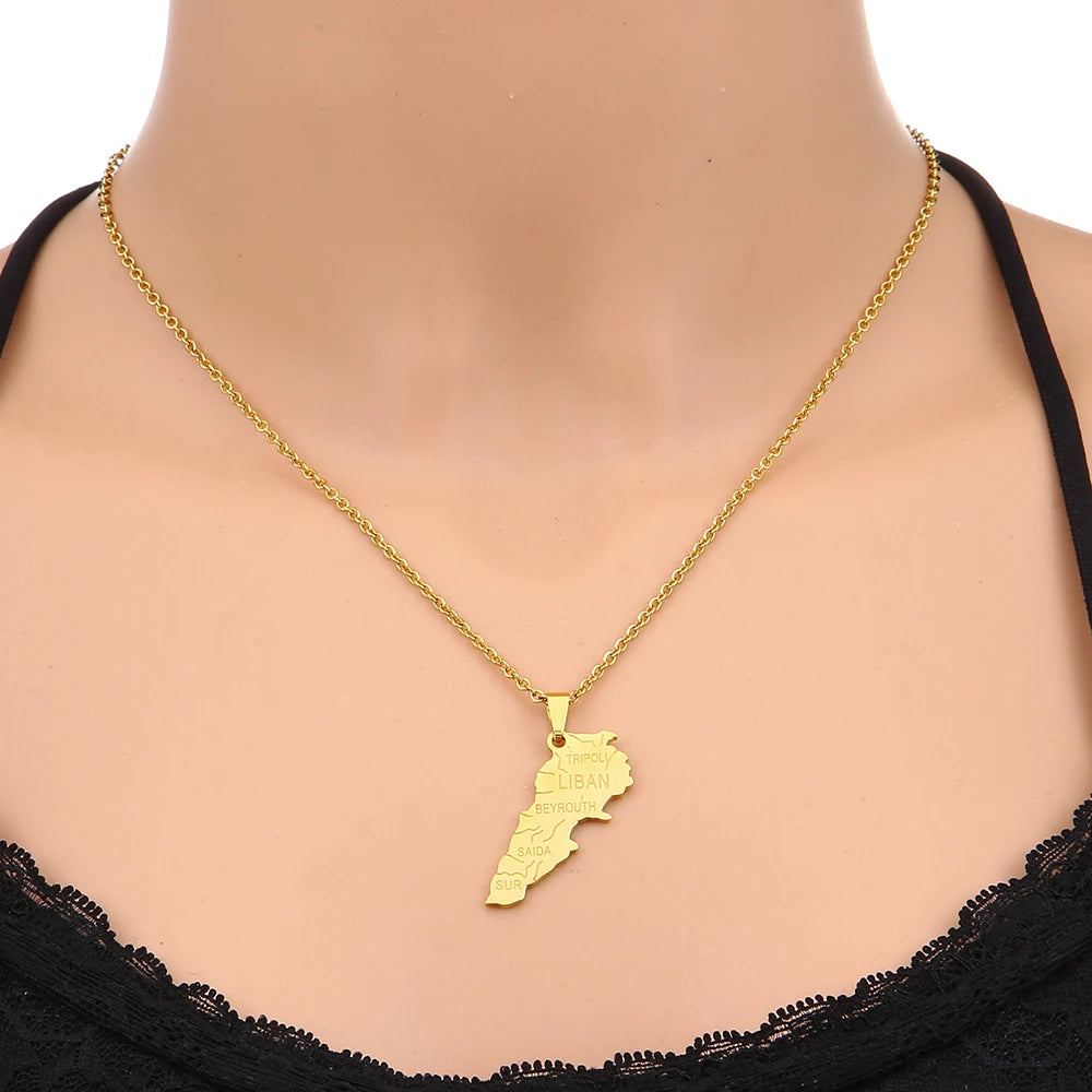 Collier en or avec carte du Liban et du Moyen-Orient