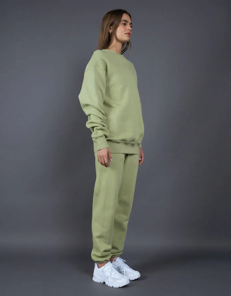 Bequemes zweiteiliges Set aus Sweatshirt und Jogginghose