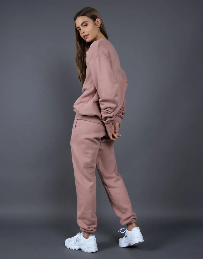Bequemes zweiteiliges Set aus Sweatshirt und Jogginghose