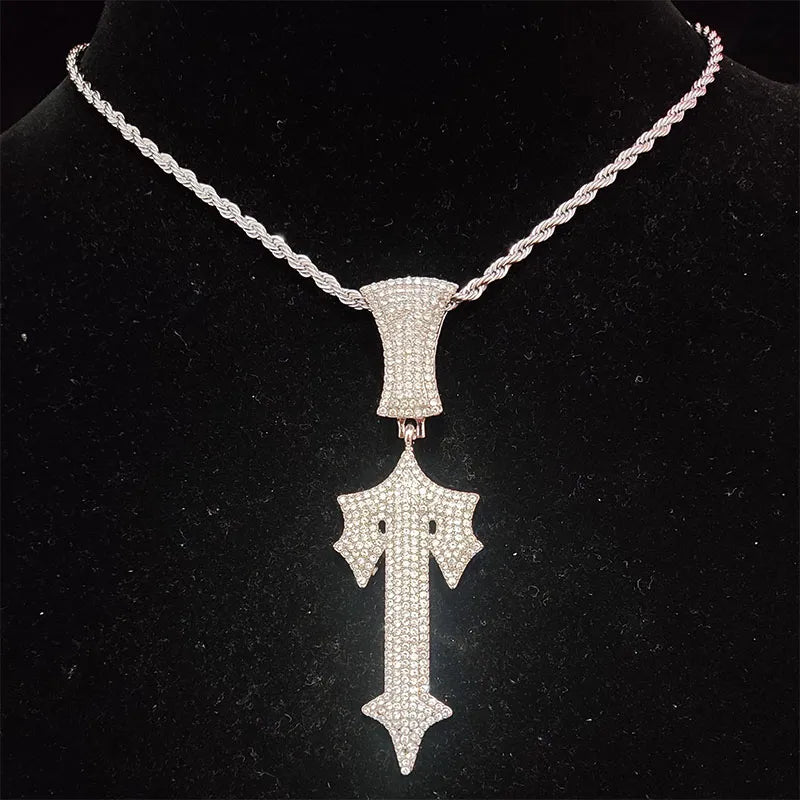 Collier Hip Hop avec épée croisée et lettres glacées