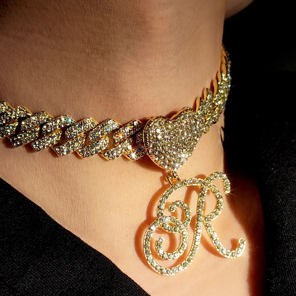 Kubanische Kette mit Kursivbuchstaben-Anhänger und GRATIS-Armband
