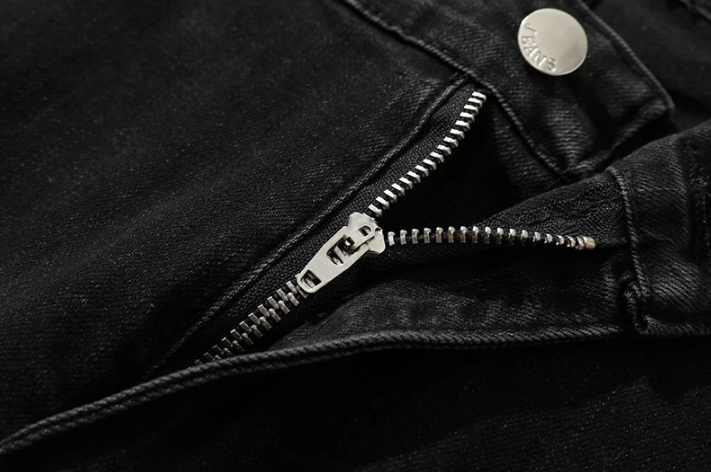 Lässige, gerade, zerrissene VVS-Jeans im Oversize-Stil