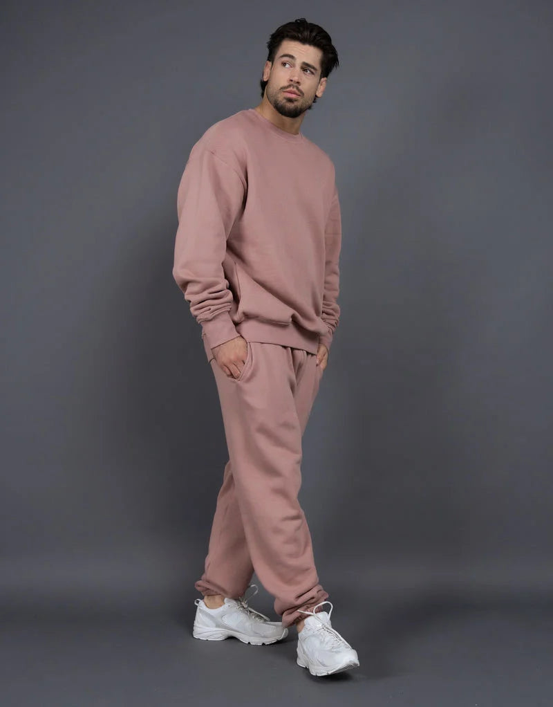 Bequemes zweiteiliges Set aus Sweatshirt und Jogginghose
