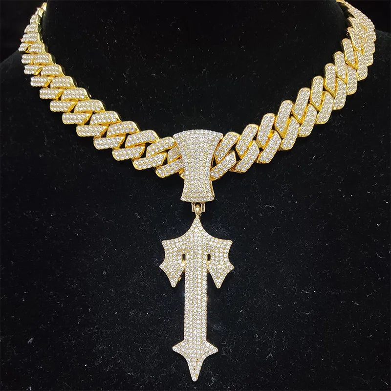 Collier Hip Hop avec épée croisée et lettres glacées