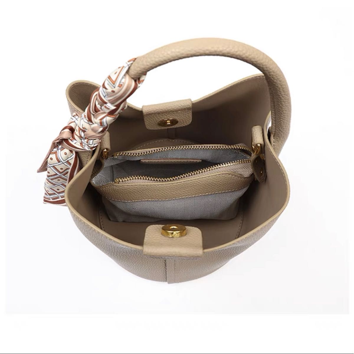 VVS Iconic Bucket Bag aus Leder