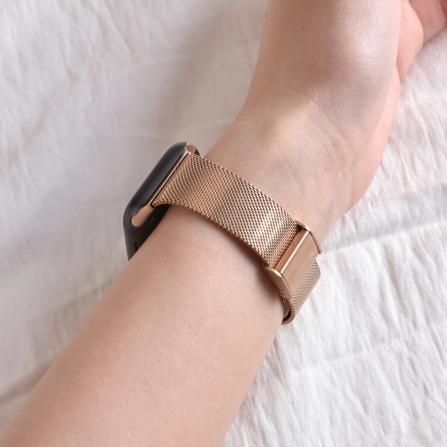 Schmal geschnittenes Metallarmband für die Apple Watch