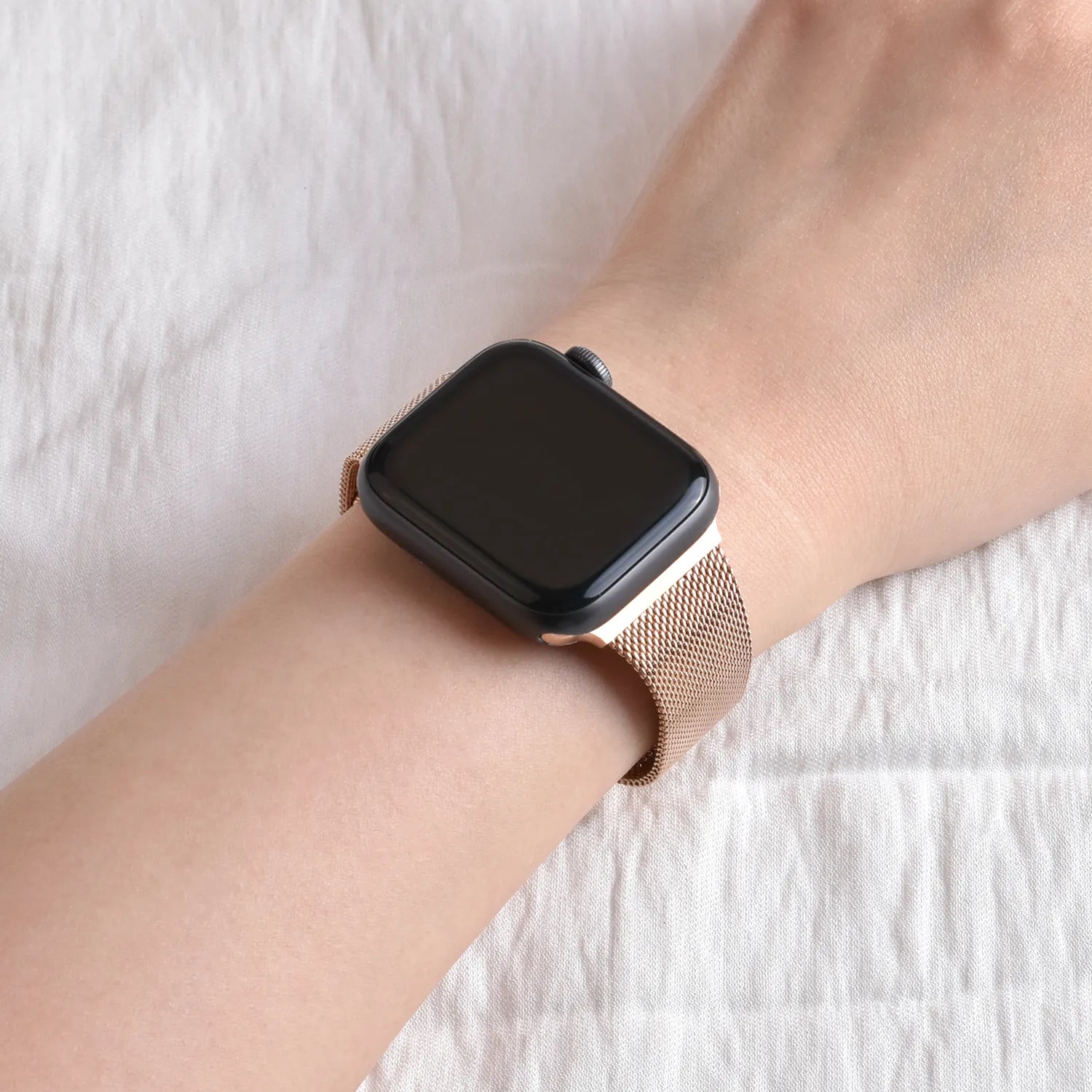Schmal geschnittenes Metallarmband für die Apple Watch