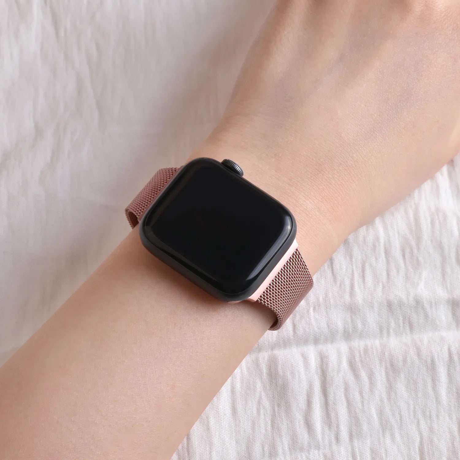 Schmal geschnittenes Metallarmband für die Apple Watch