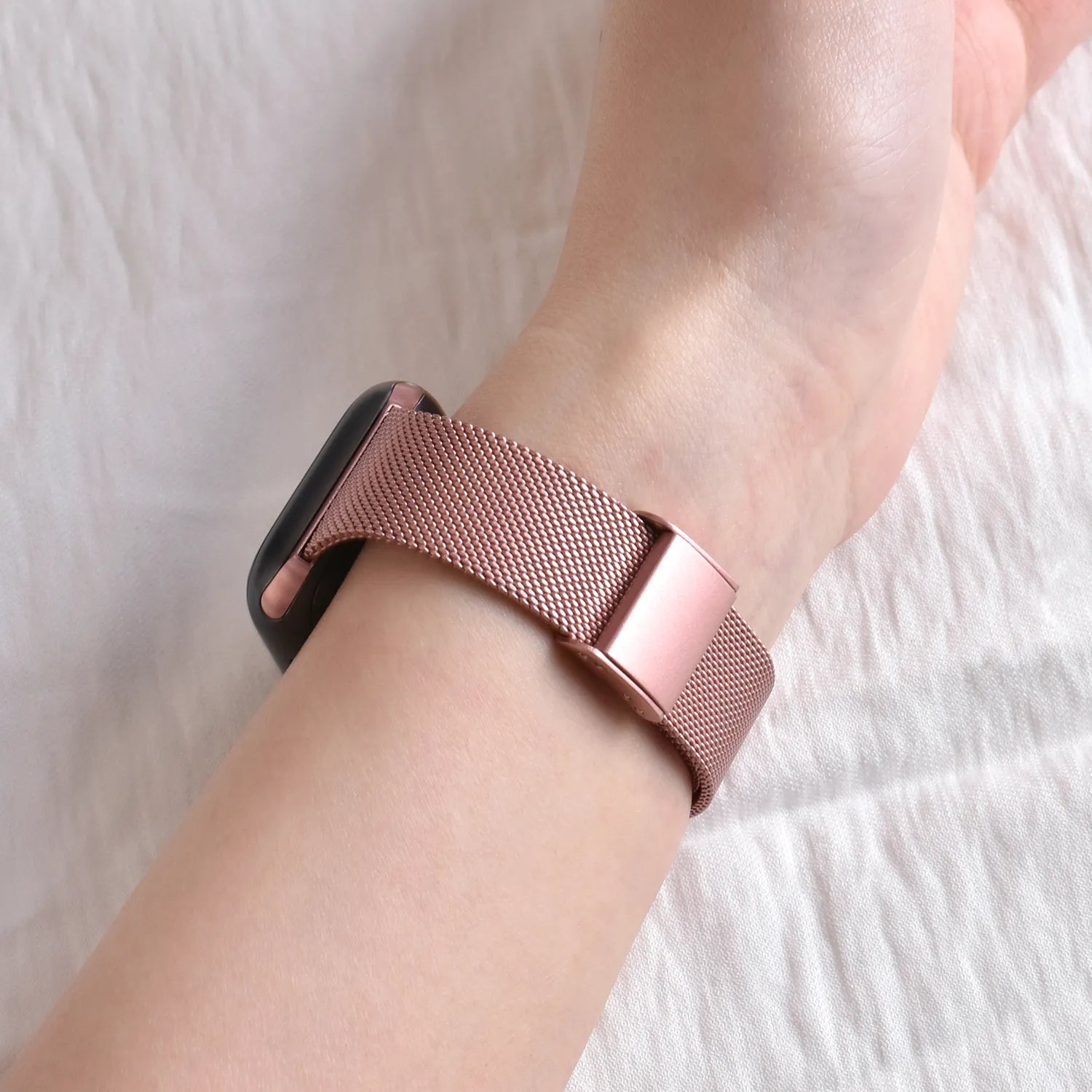Schmal geschnittenes Metallarmband für die Apple Watch