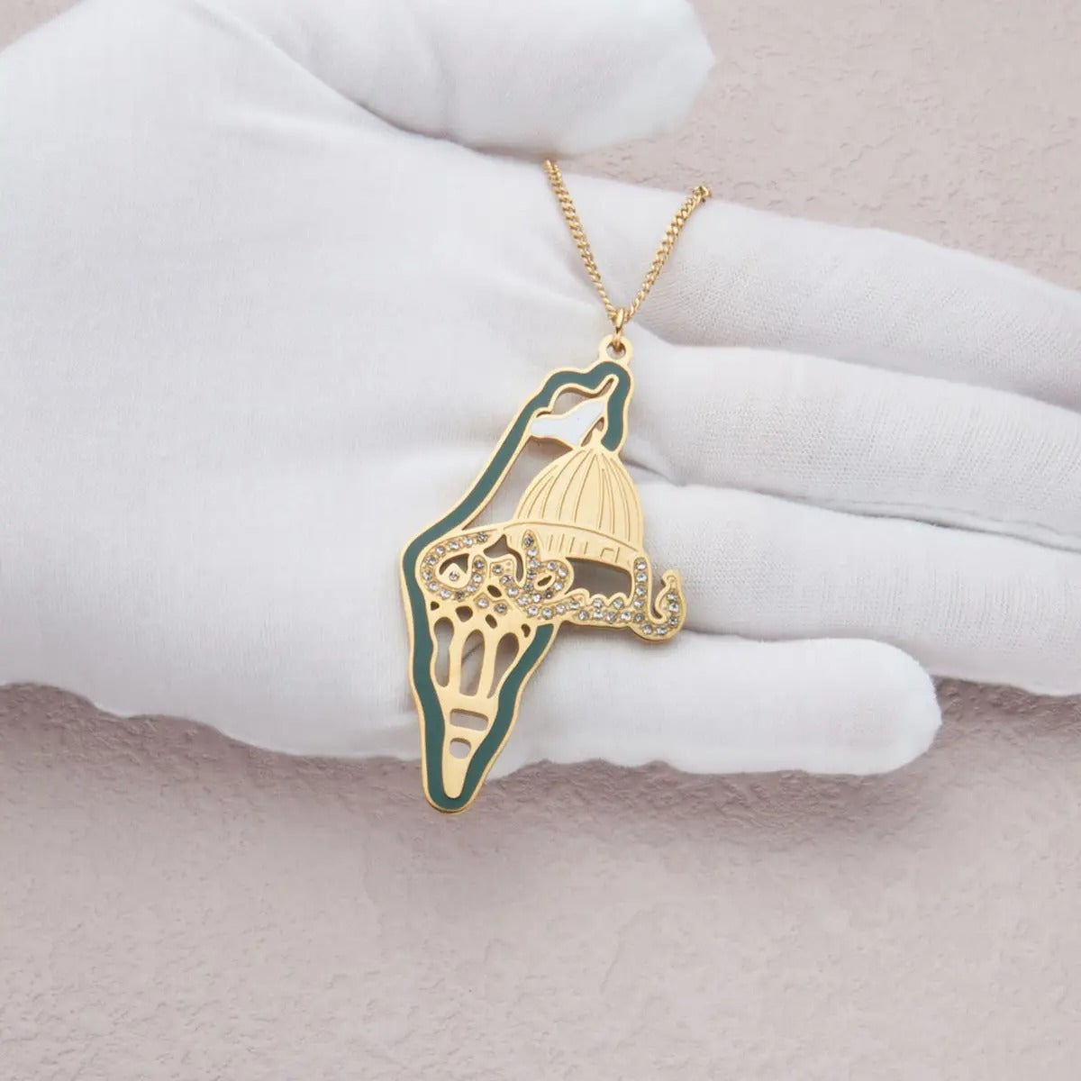 Halskette mit Anhänger aus Edelstahl mit Kuppelkarte von Palästina und Diamant-Akzenten