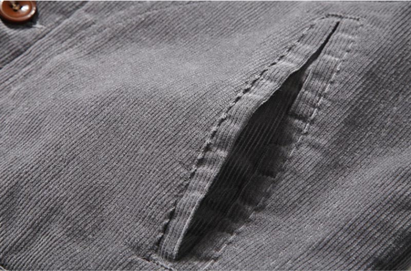 Klassische Cord-Winterjacke