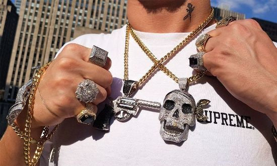 Bling Chronicles: The Dopest Hip-Hop Jewelry Trends