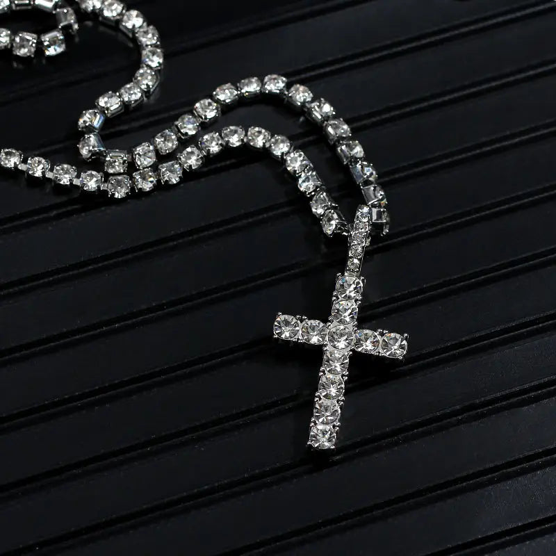 2-teiliges Iced Out-Paket: 14 mm Cuban + Tennis Cross Chain