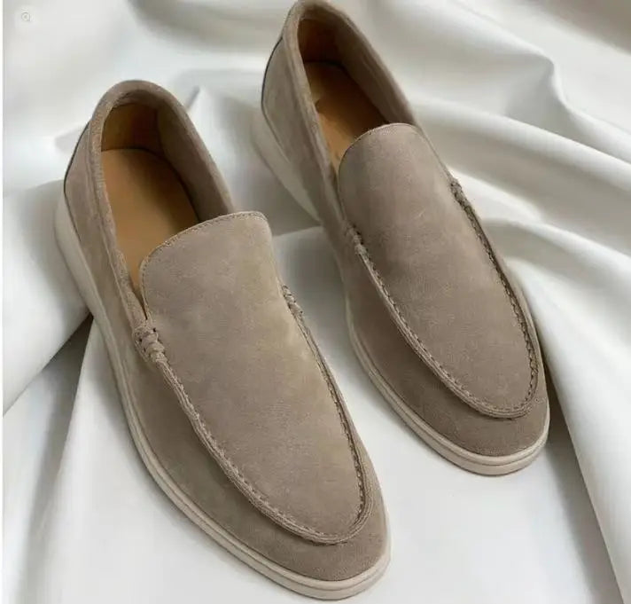 Graue Slipper aus Wildleder von FROSTÉ