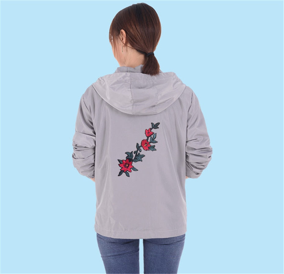 Jacke mit Rosenstickerei „Zeal“