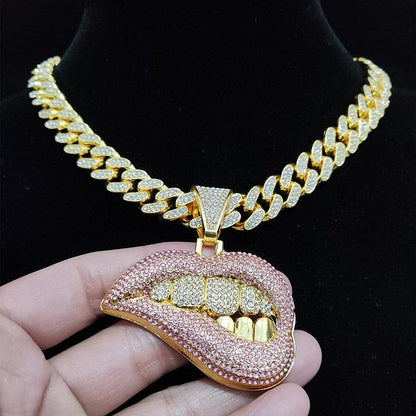 VVS Jewelry hip hop jewelry Fully Iced Out Pink Biting Lip Cuban Pendant Chain